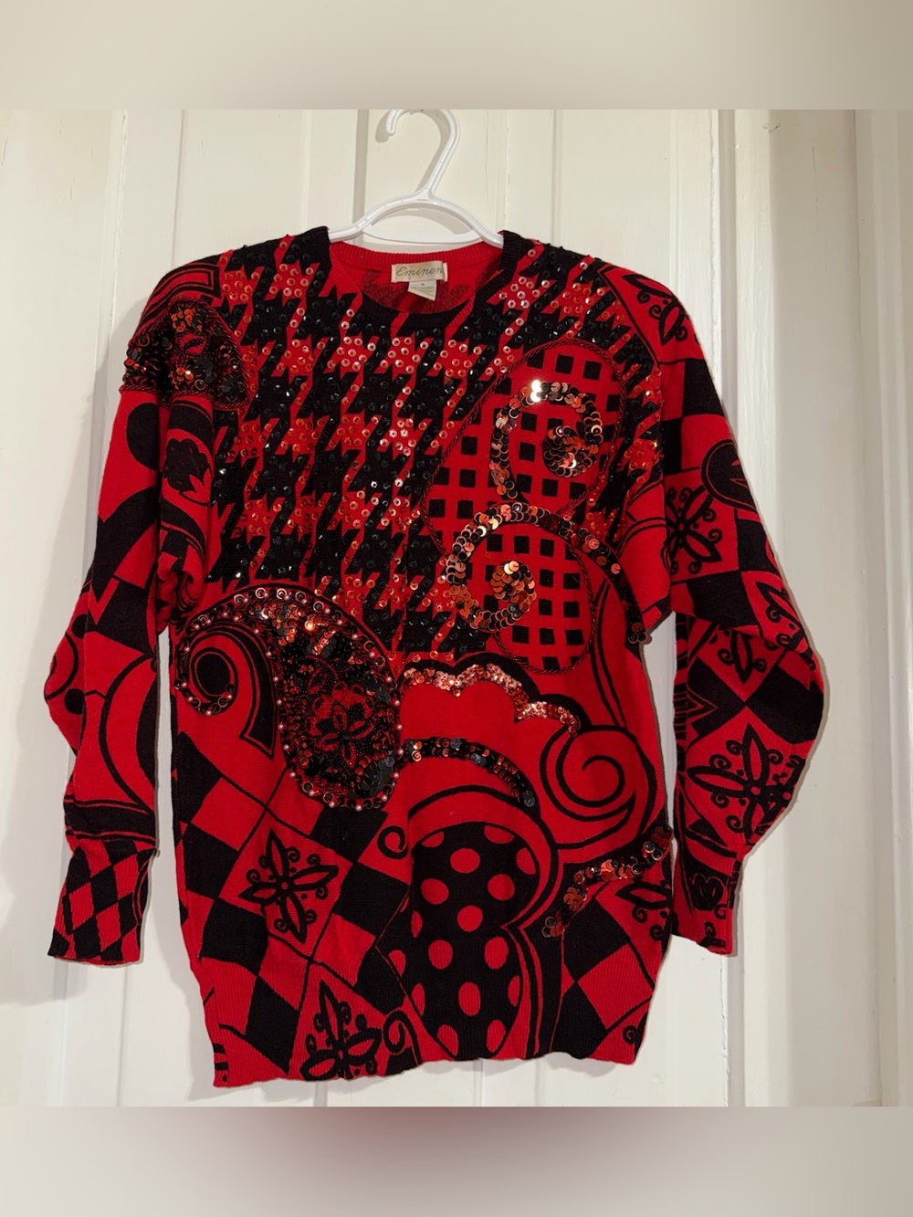 Vintage women’s size medium sweater Red & Black Sweater Sequin Eminent Lambswool